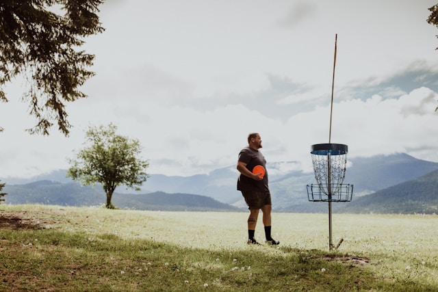 How to Play Disc Golf?