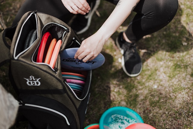 Overstable vs Understable Discs: A Comparison
